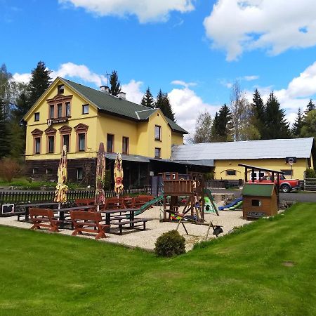 Penzion Karolína Lučany nad Nisou Exteriér fotografie