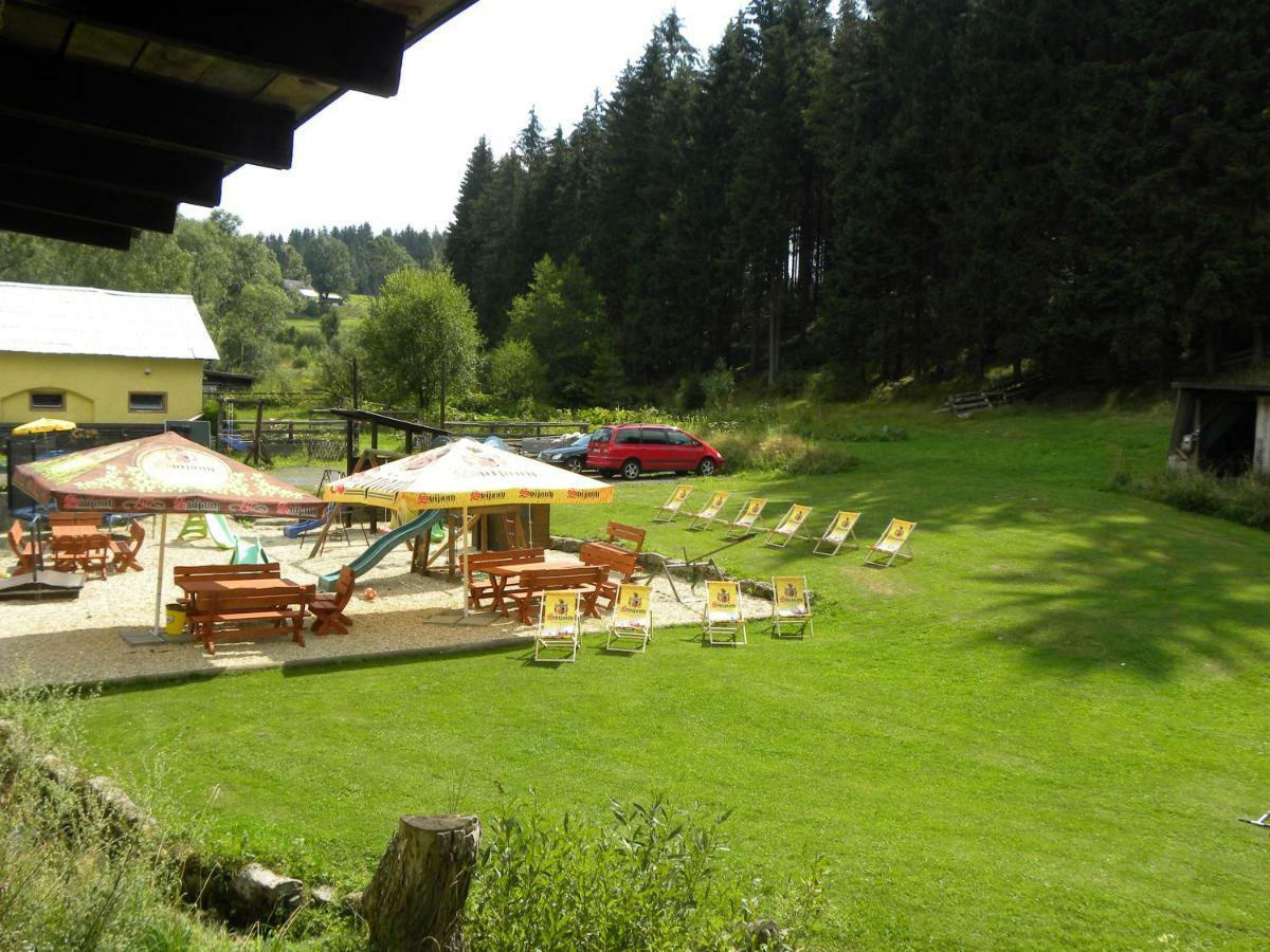 Penzion Karolína Lučany nad Nisou Exteriér fotografie