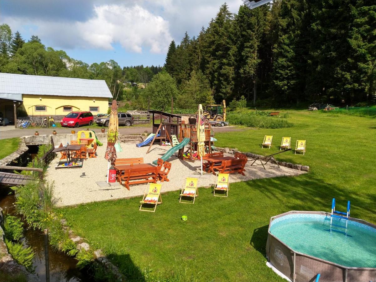 Penzion Karolína Lučany nad Nisou Exteriér fotografie